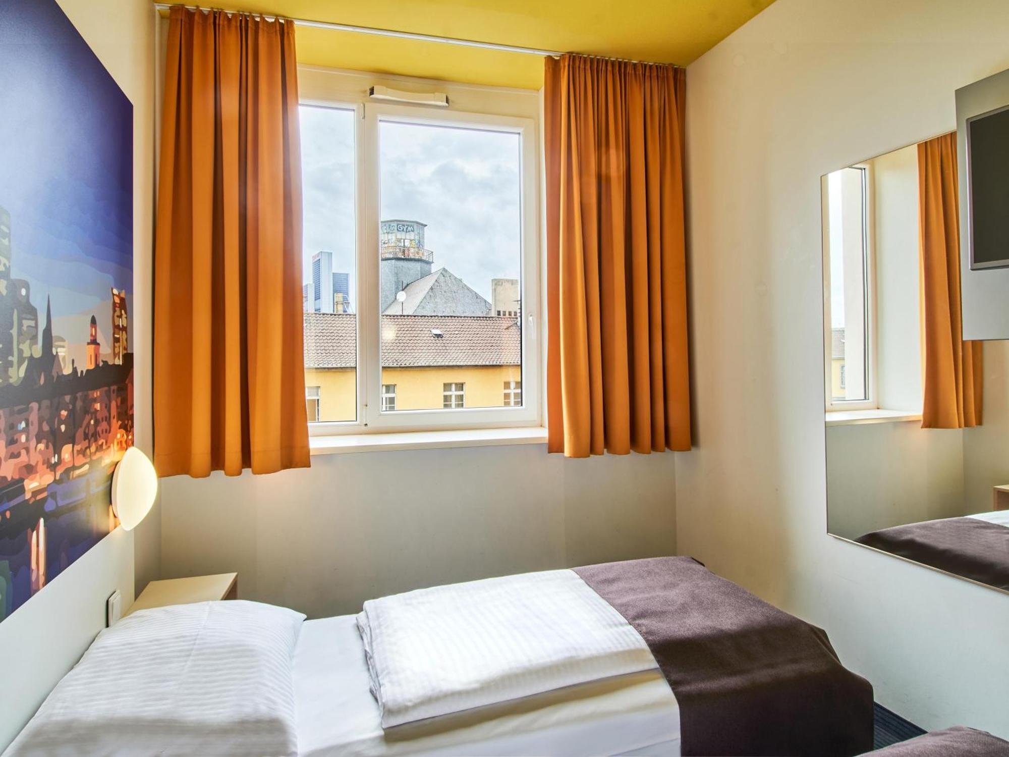 B&B Hotel Frankfurt-Hbf Φραγκφούρτη Εξωτερικό φωτογραφία