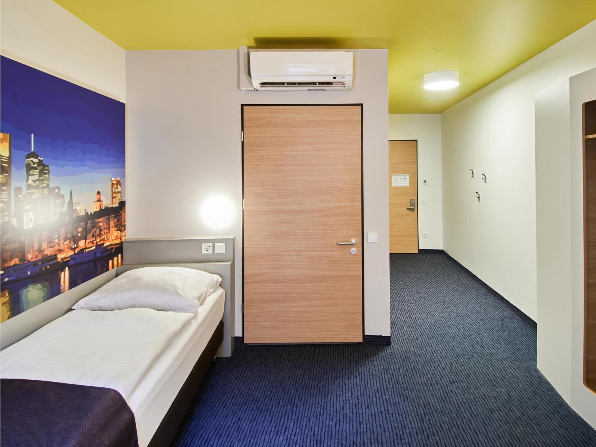 B&B Hotel Frankfurt-Hbf Φραγκφούρτη Εξωτερικό φωτογραφία