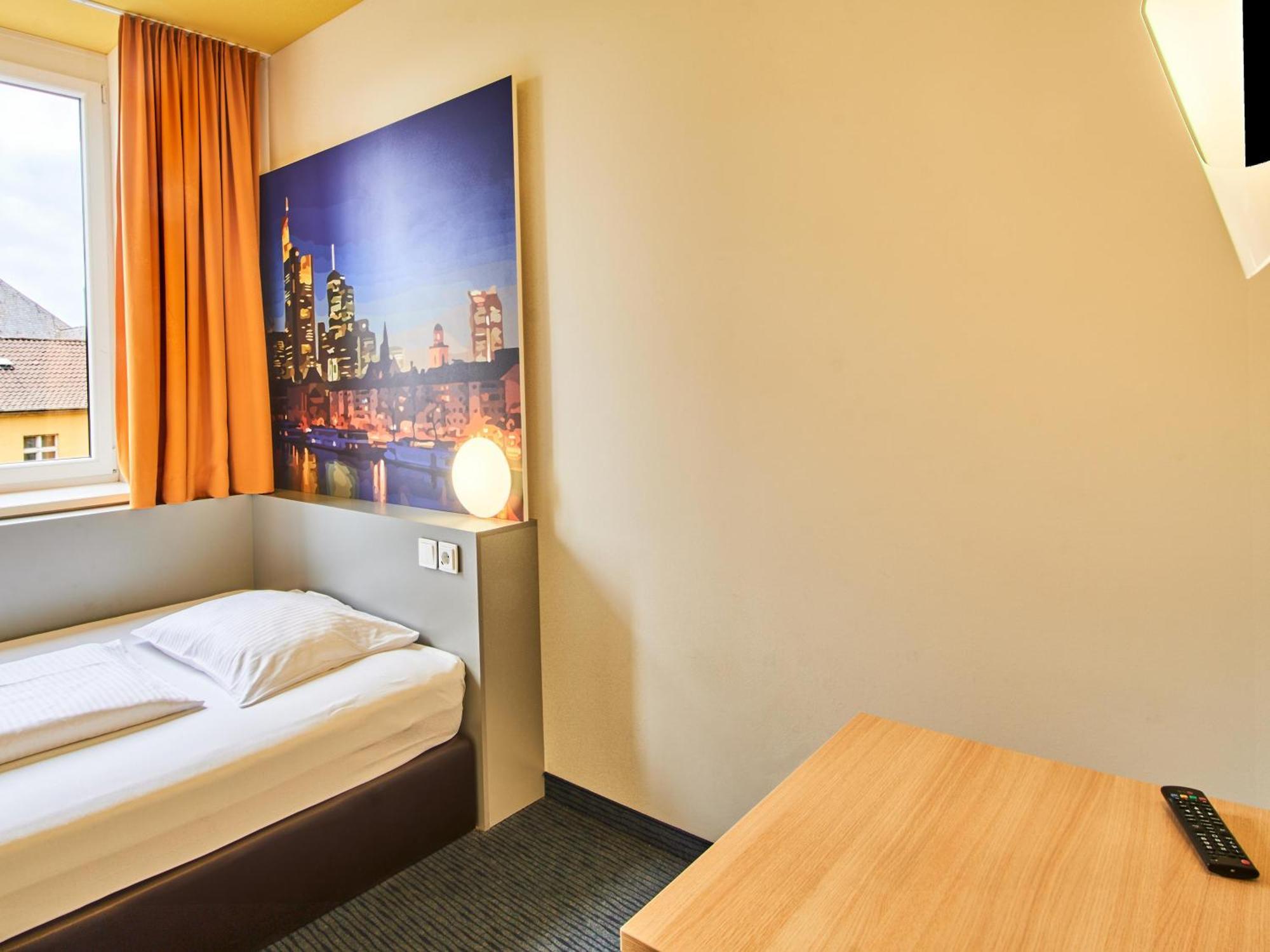 B&B Hotel Frankfurt-Hbf Φραγκφούρτη Εξωτερικό φωτογραφία